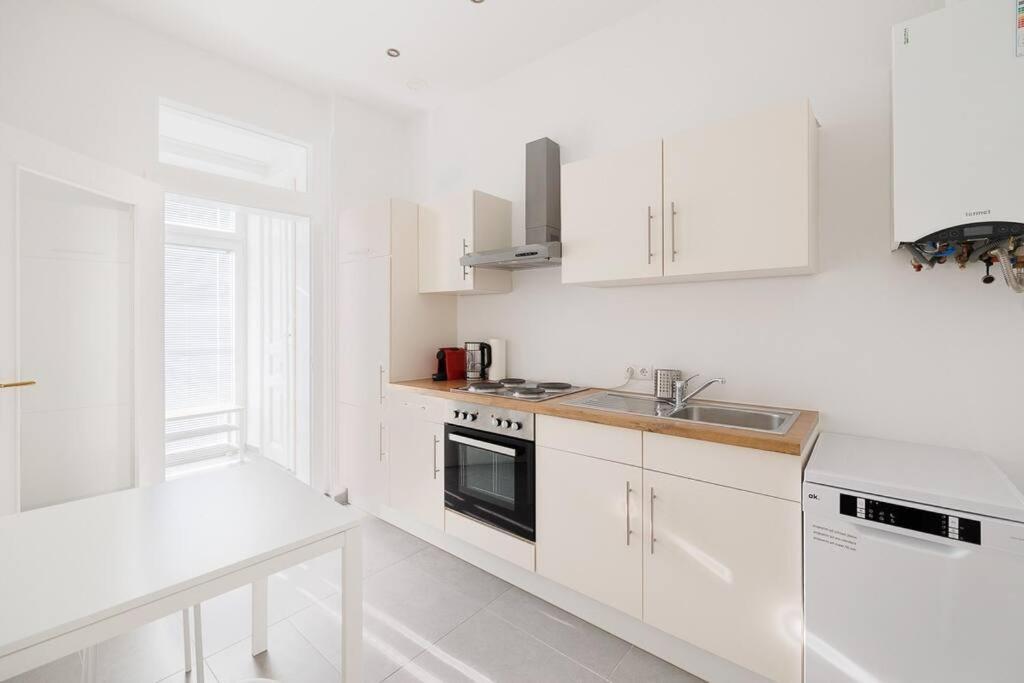 Apartment Modern Near Center - 2br, Netflix Wien